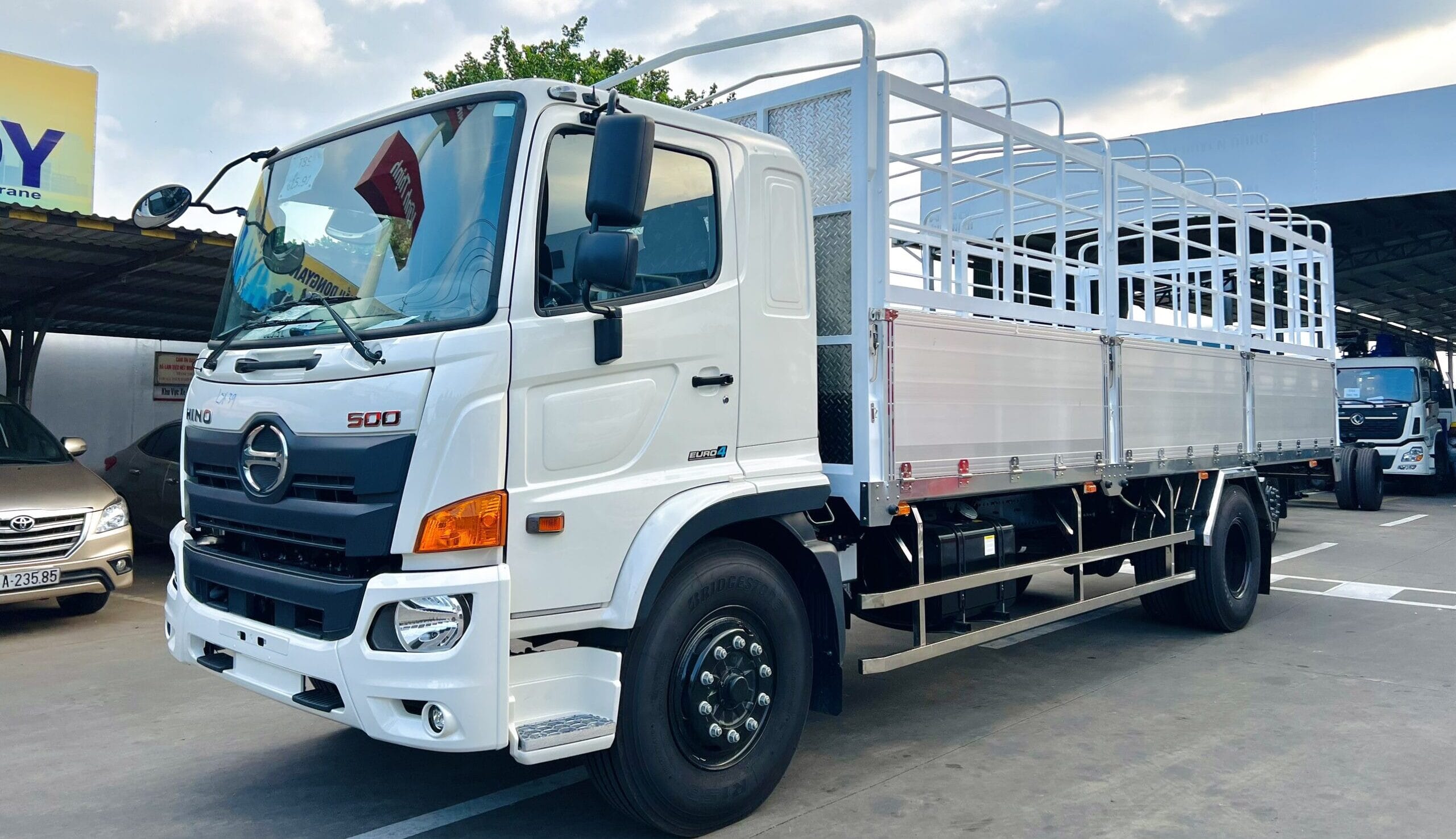 xe tải vận chuyển cần thơ loại lớn 8 tấn