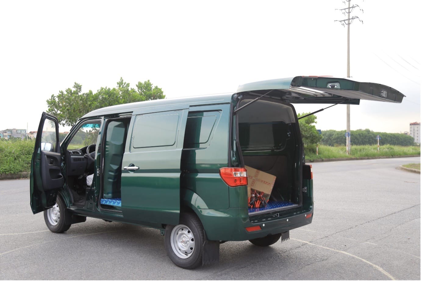 Xe tải Van SRM X30 V2 2 Chỗ phù hợp vận chuyển nội thành