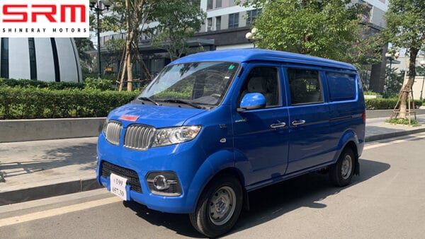 Xe tải van SRM X30i V5 màu trắng, hình ảnh thể hiện giá xe tải van SRM