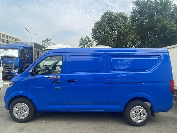 xe tải van Thaco TF450V màu xanh