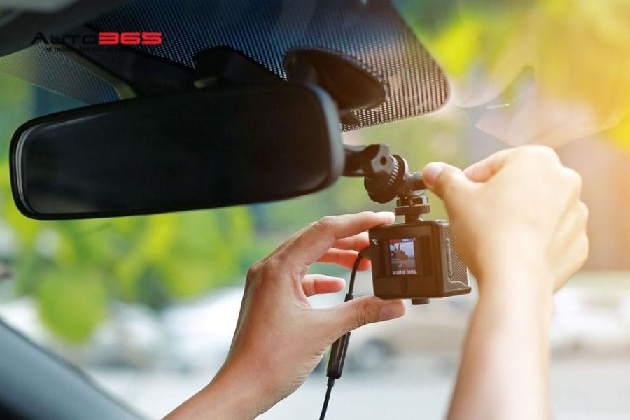 Xem lại video camera hành trình trực tiếp trên màn hình