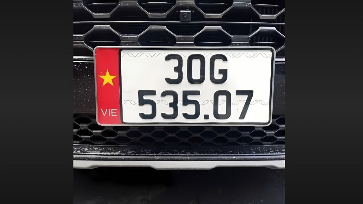 Ý nghĩa phong thủy của biển số 30, mang lại may mắn và tài lộc cho chủ xe.