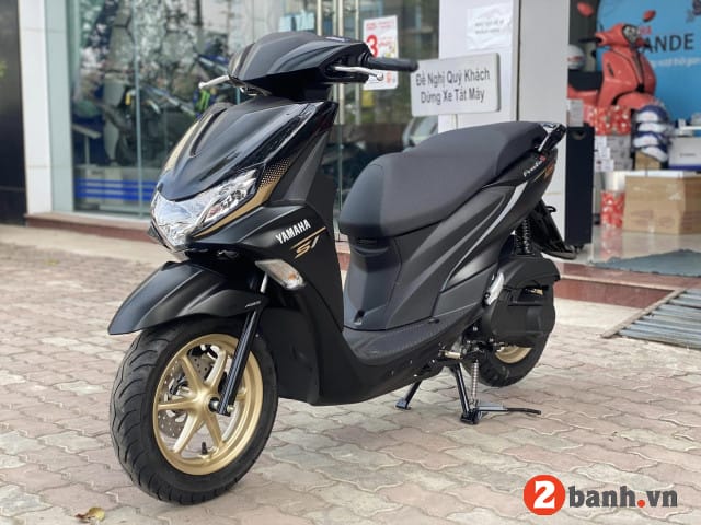 Yamaha FreeGo 2025 màu xám đen, phong cách unisex và tiện ích hiện đại